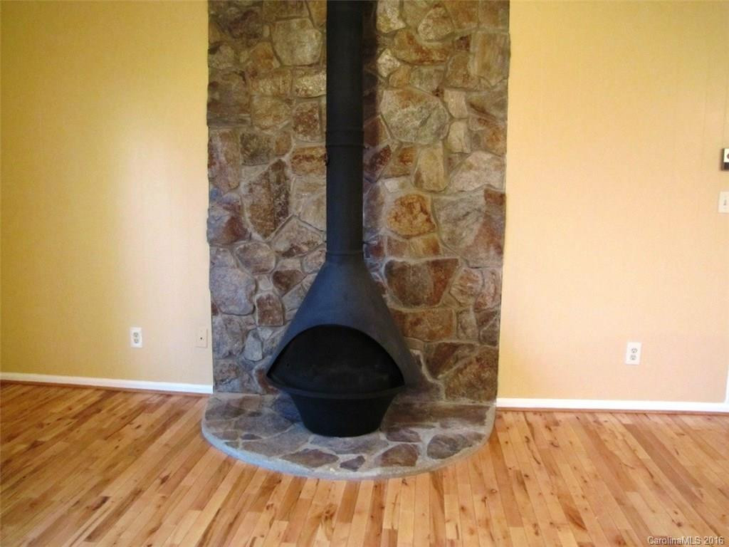 1118 Holiday Drive - Photo 4