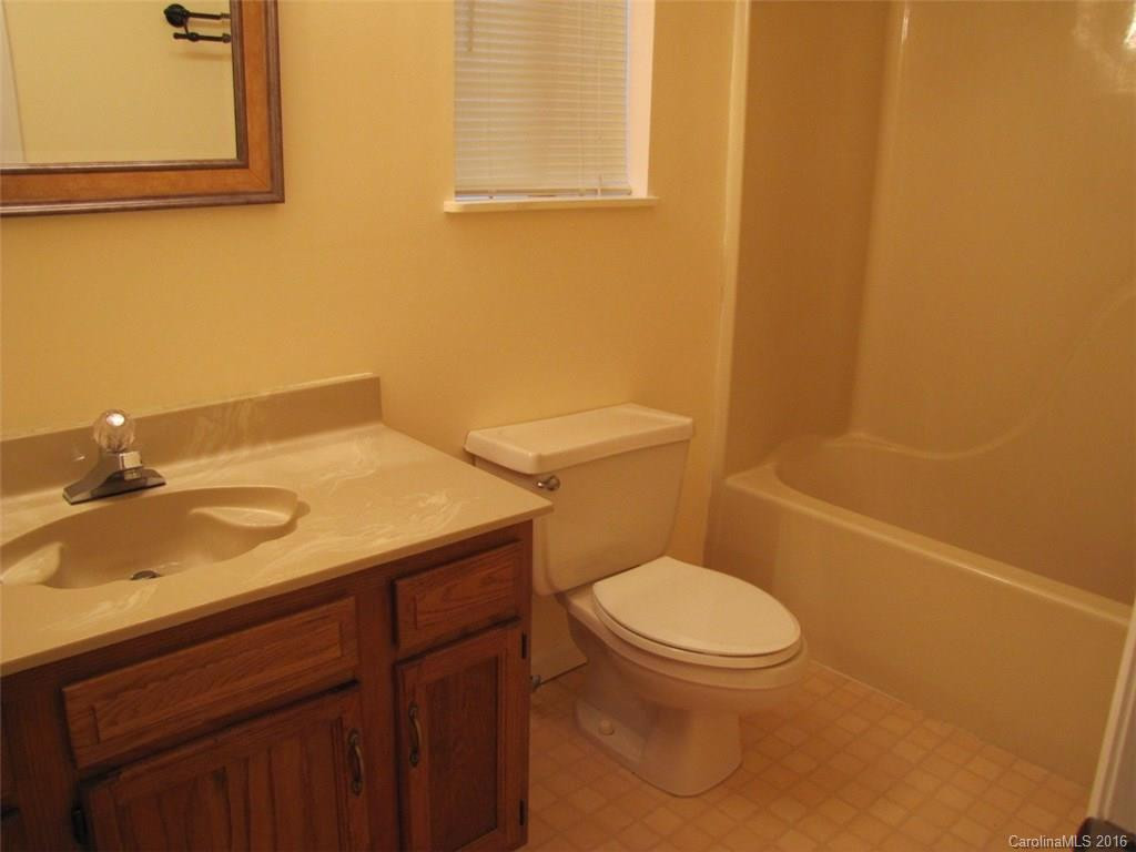 1118 Holiday Drive - Photo 9