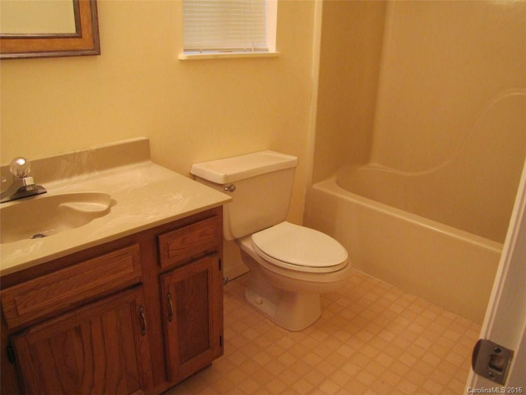 1118 Holiday Drive - Photo 10