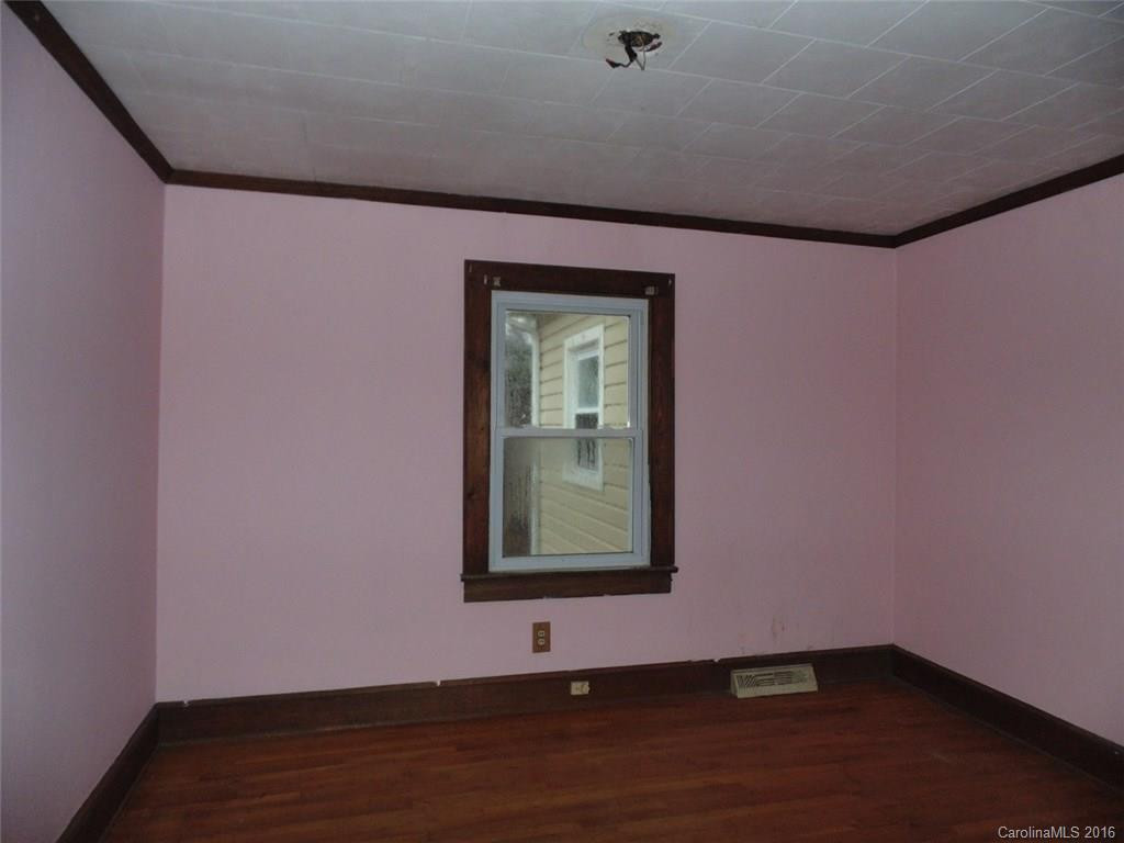 137 Walker Drive - Photo 16