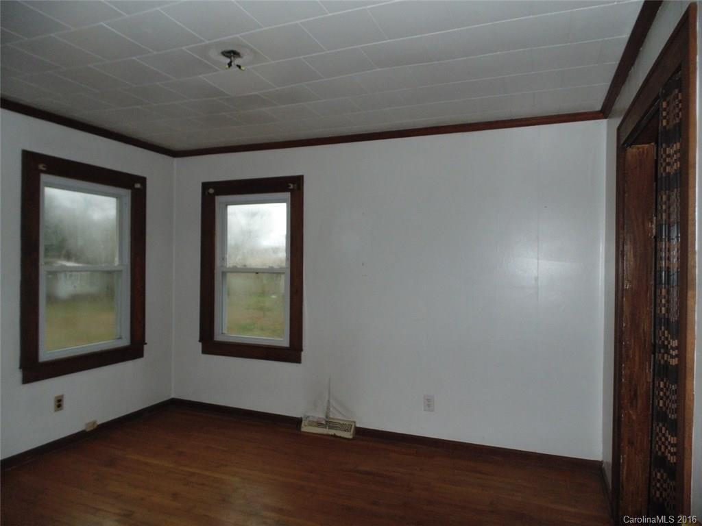 137 Walker Drive - Photo 17