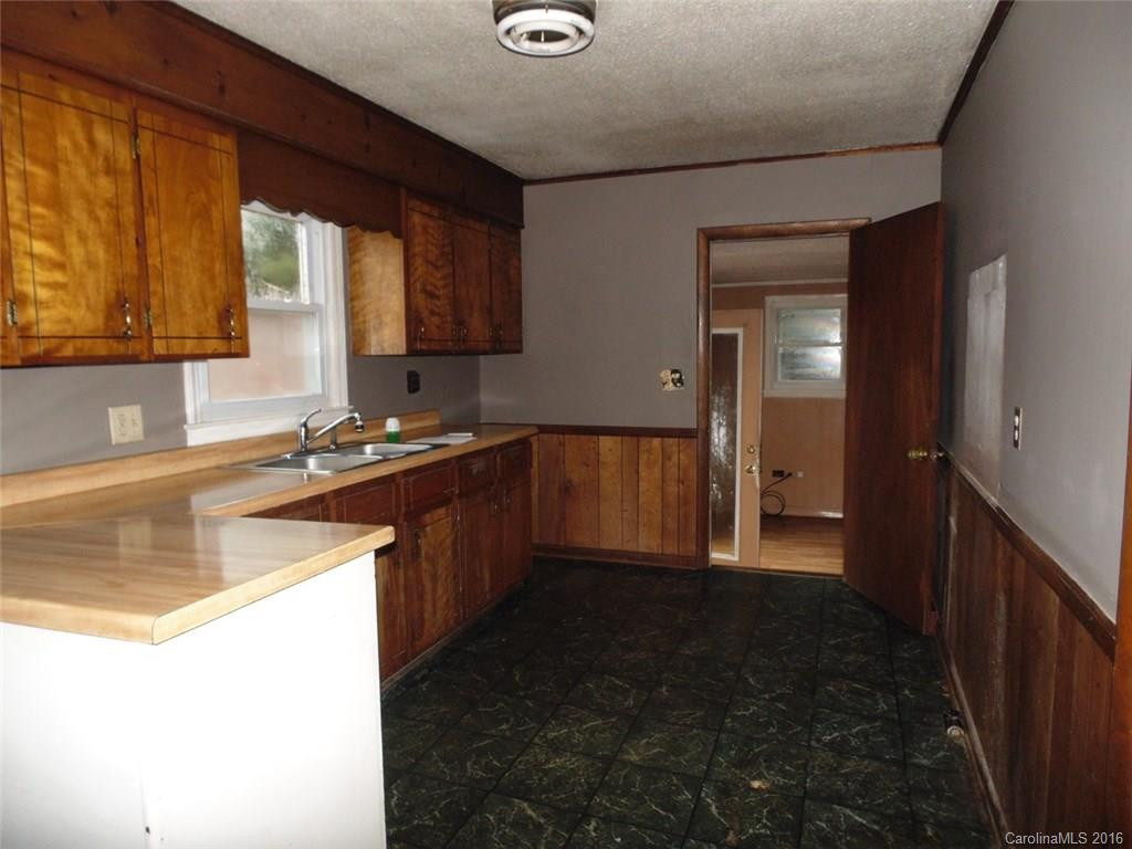 137 Walker Drive - Photo 7