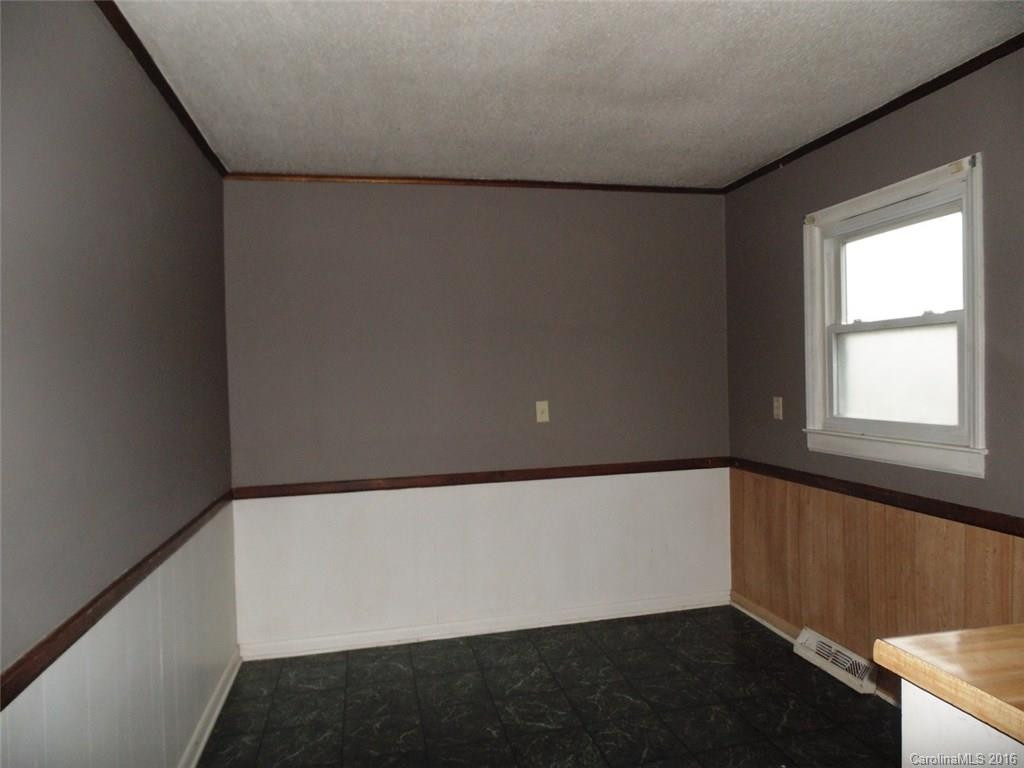 137 Walker Drive - Photo 8