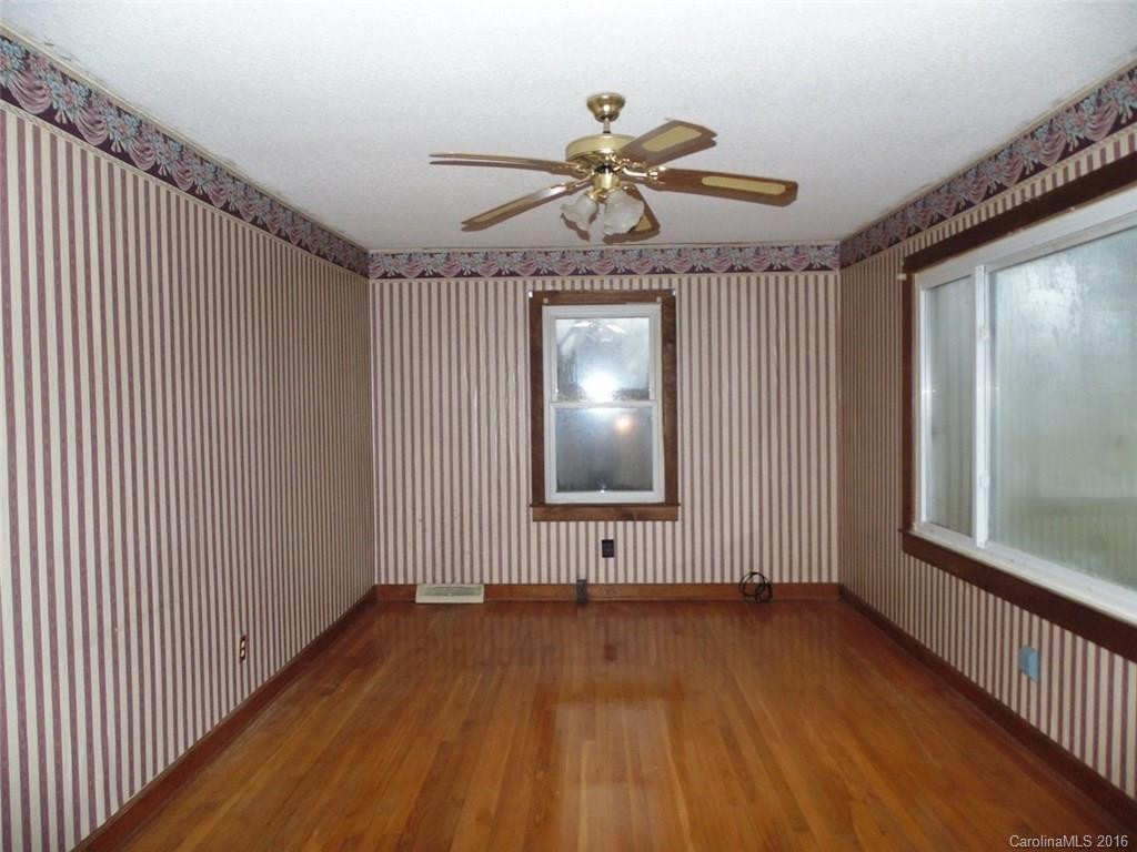 137 Walker Drive - Photo 9