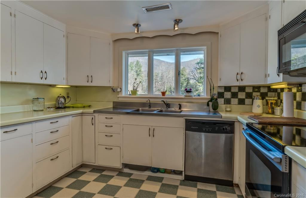 1760 Warrior Drive - Photo 9