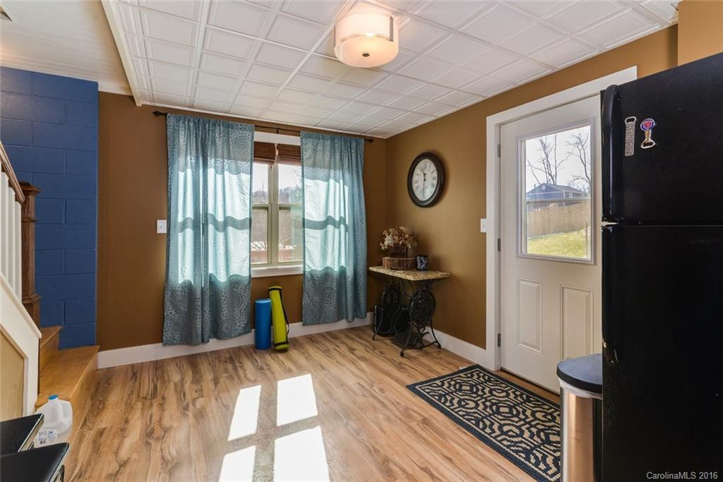 4 Central Avenue - Photo 17