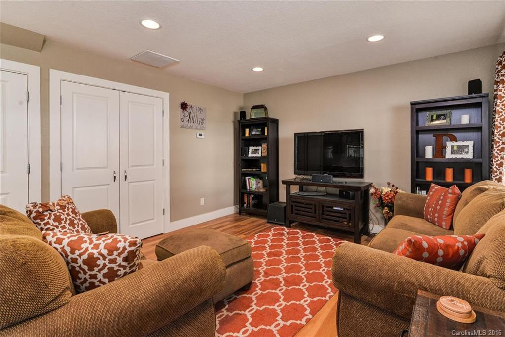 4 Central Avenue - Photo 4