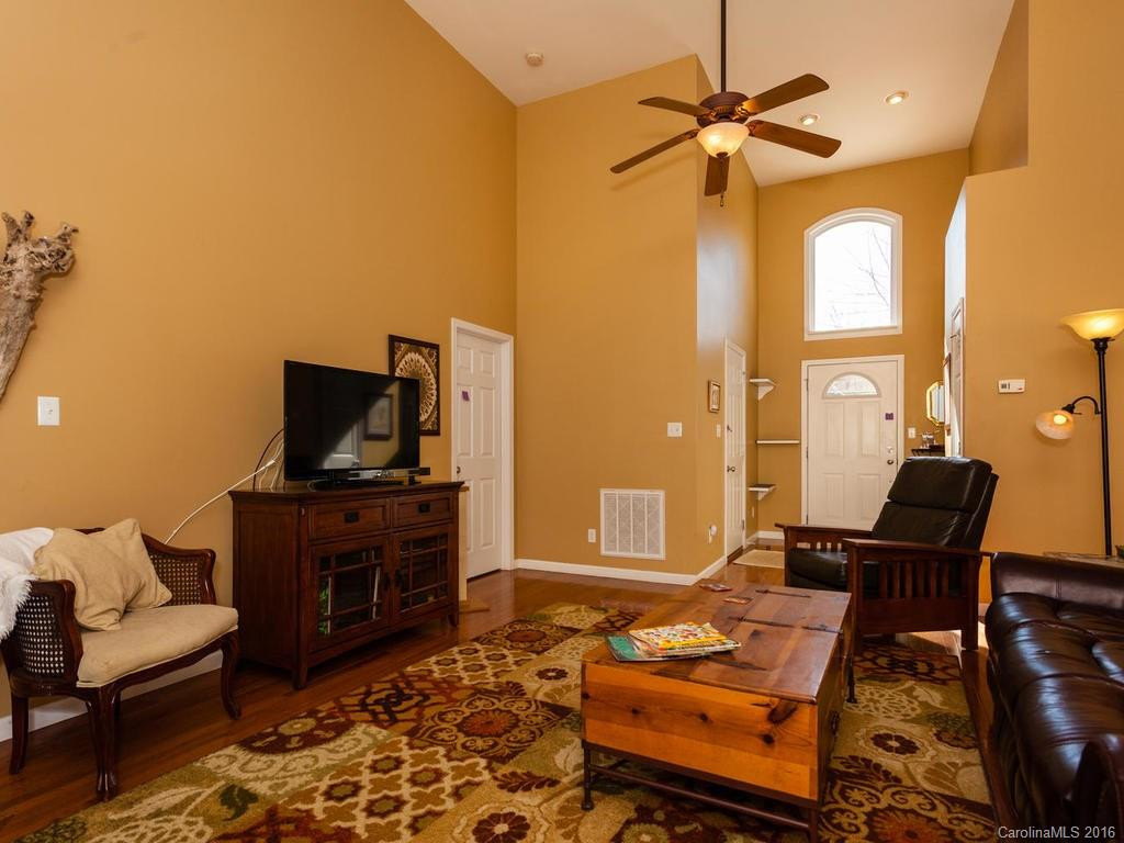 119 Woodcreek Circle - Photo 4