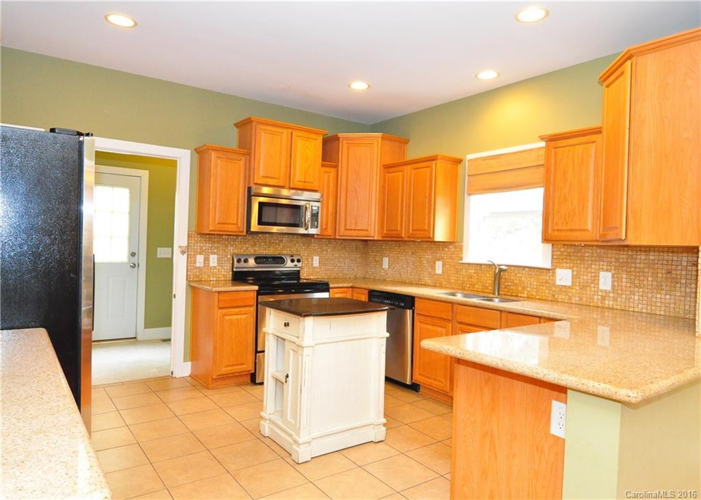 451 Riverview Drive - Photo 4