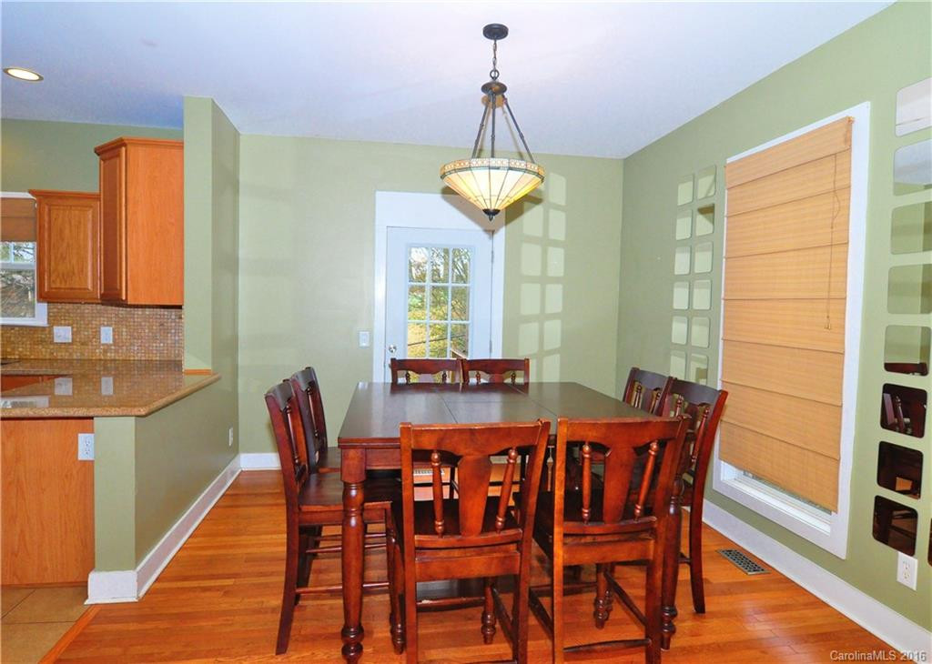 451 Riverview Drive - Photo 5