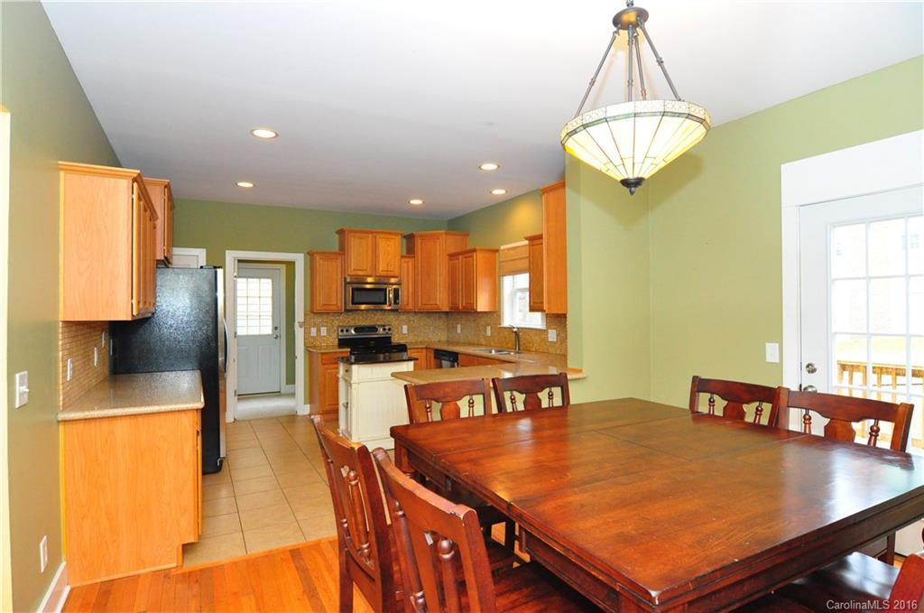 451 Riverview Drive - Photo 6