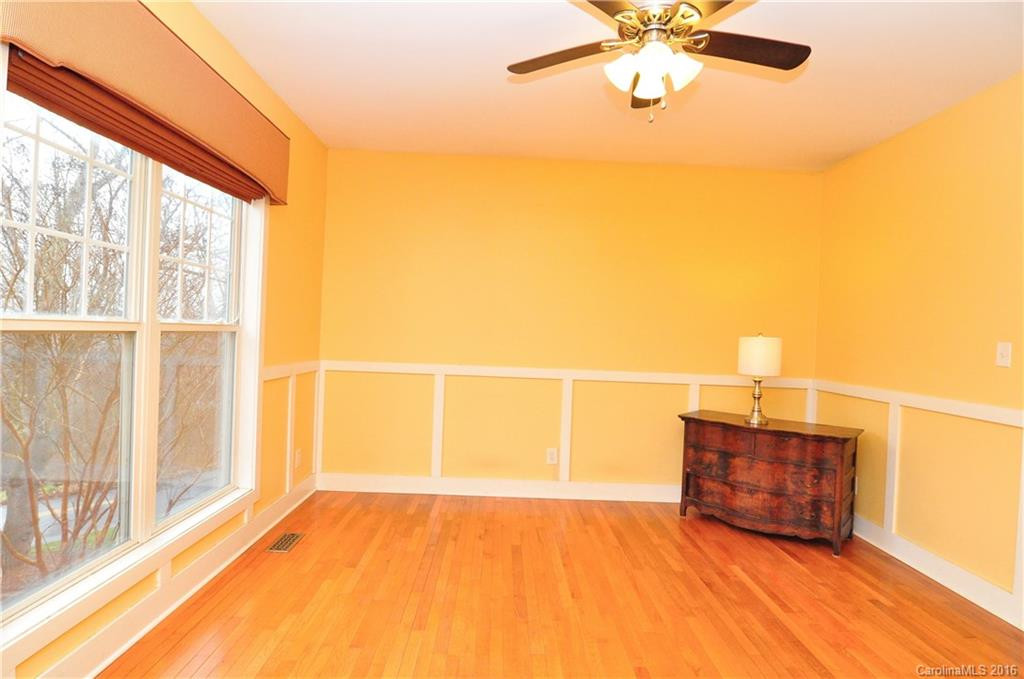 451 Riverview Drive - Photo 7