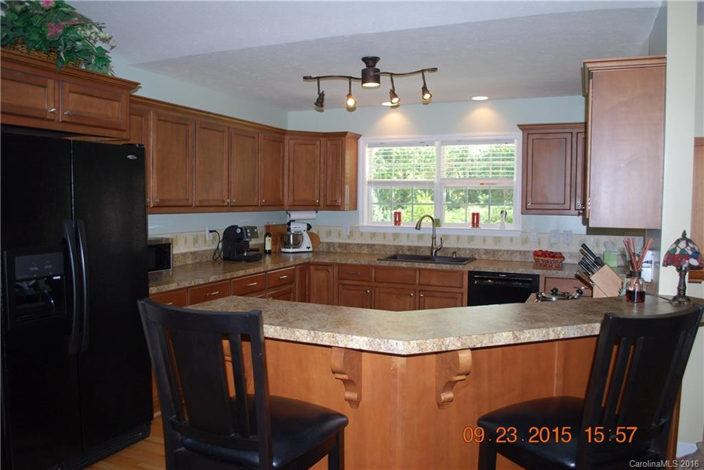 2483 Harvest Drive - Photo 3