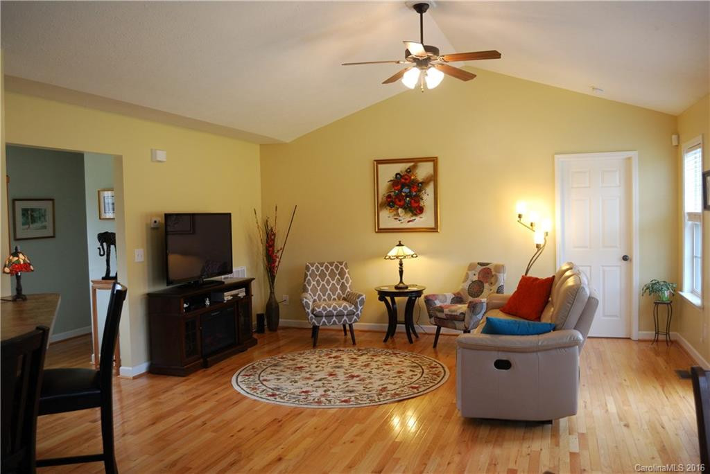 2483 Harvest Drive - Photo 5