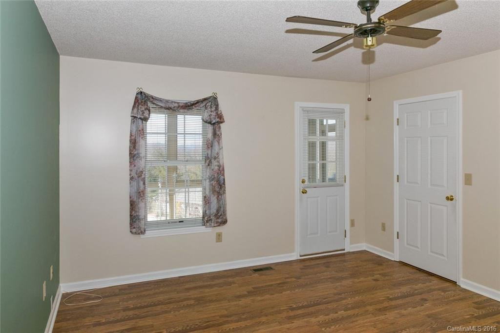 108 Tarragon Place - Photo 14