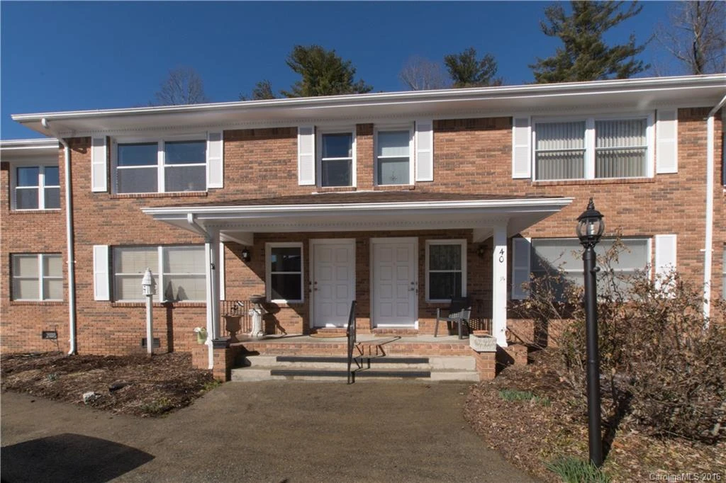 40 Capri Lane #8-B