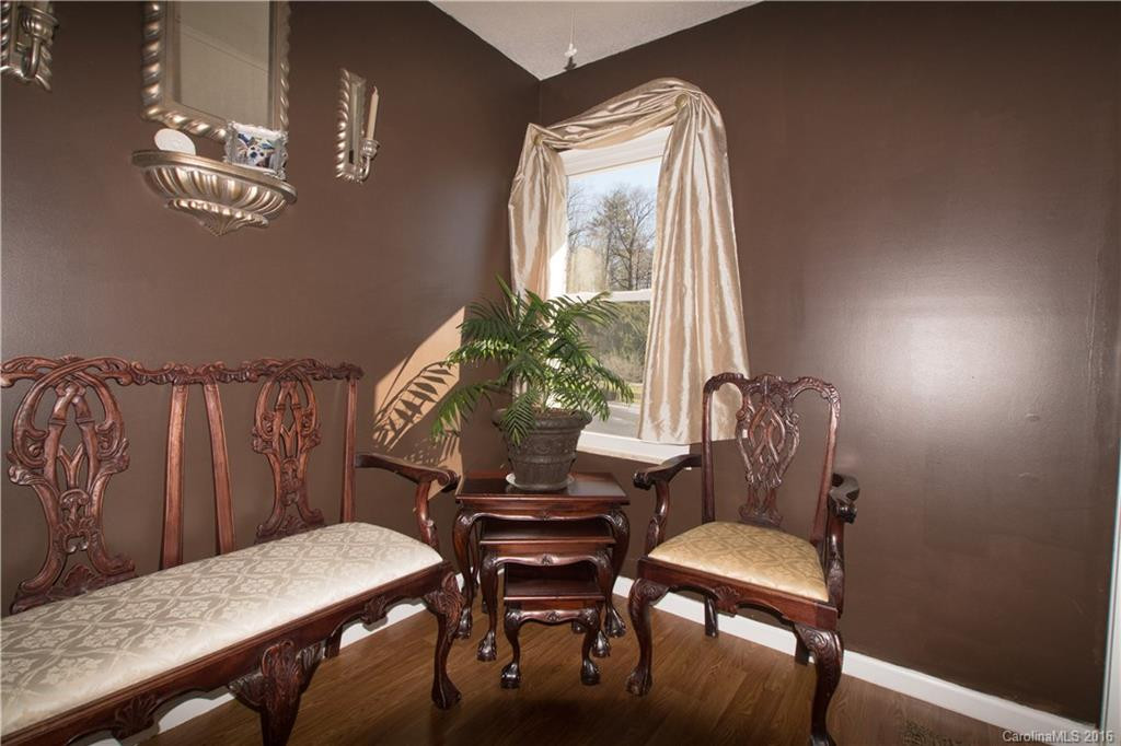 40 Capri Lane #8-B - Photo 4