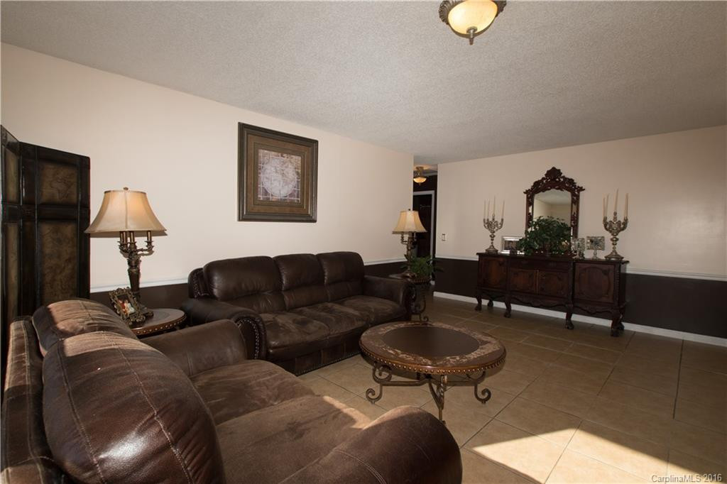 40 Capri Lane #8-B - Photo 5