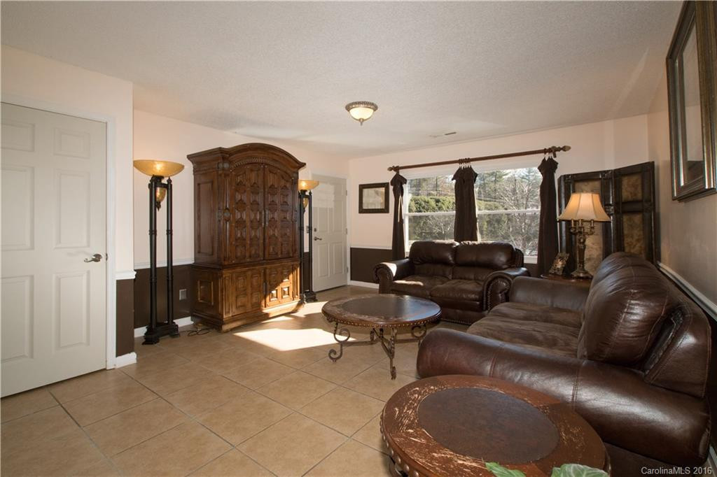 40 Capri Lane #8-B - Photo 6