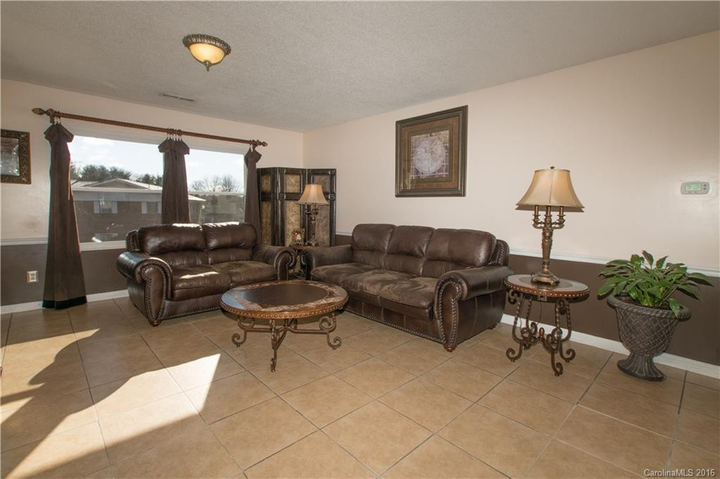 40 Capri Lane #8-B - Photo 7