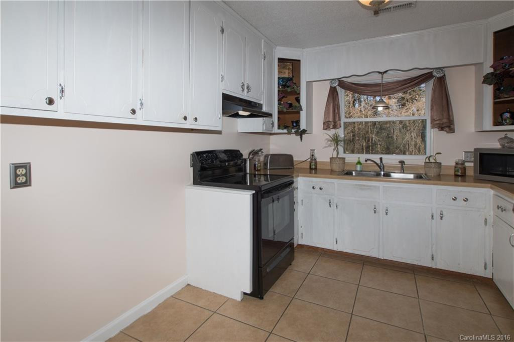 40 Capri Lane #8-B - Photo 9