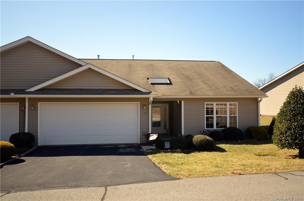 239 Castle Creek Drive #401 - Photo 2