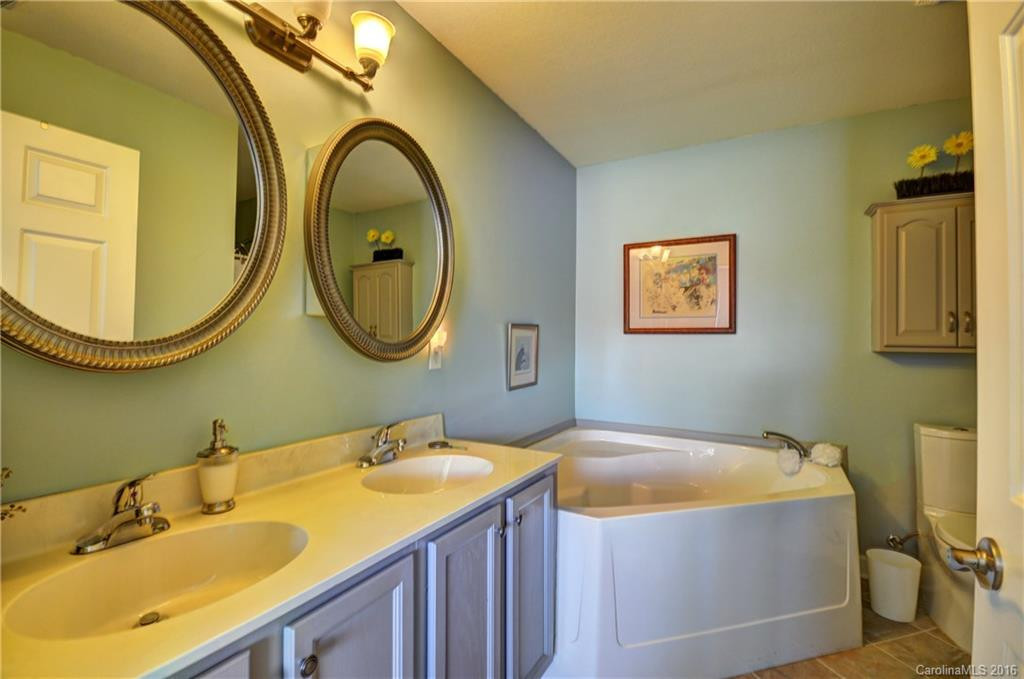 239 Castle Creek Drive #401 - Photo 16
