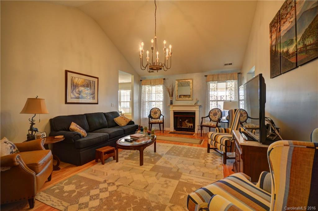 239 Castle Creek Drive #401 - Photo 5