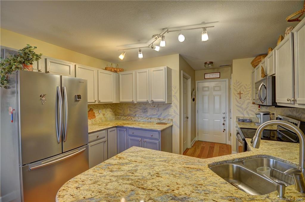 239 Castle Creek Drive #401 - Photo 8