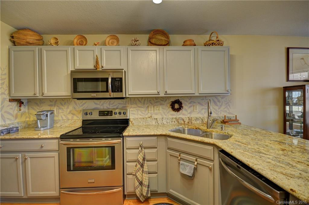 239 Castle Creek Drive #401 - Photo 9