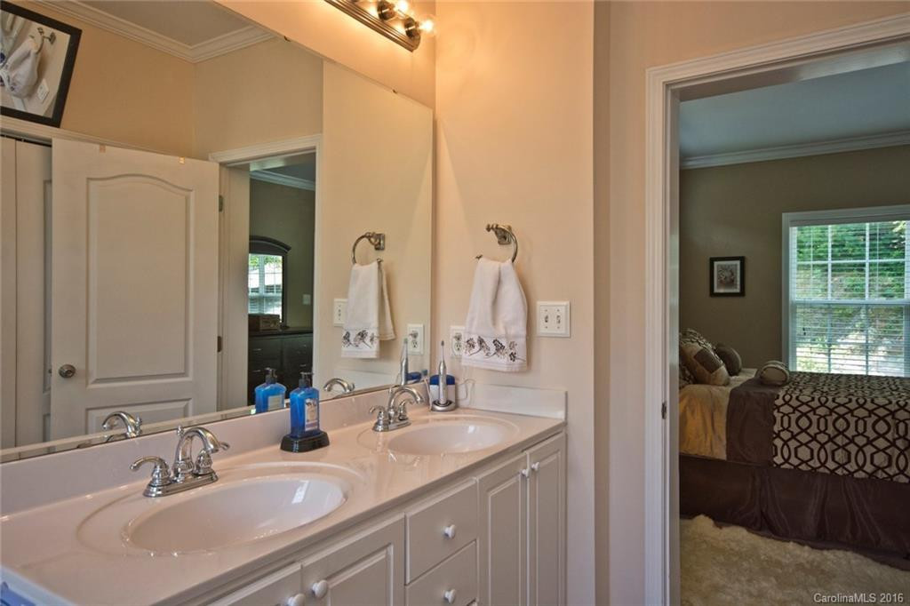 24 Hatfield Hollow - Photo 11