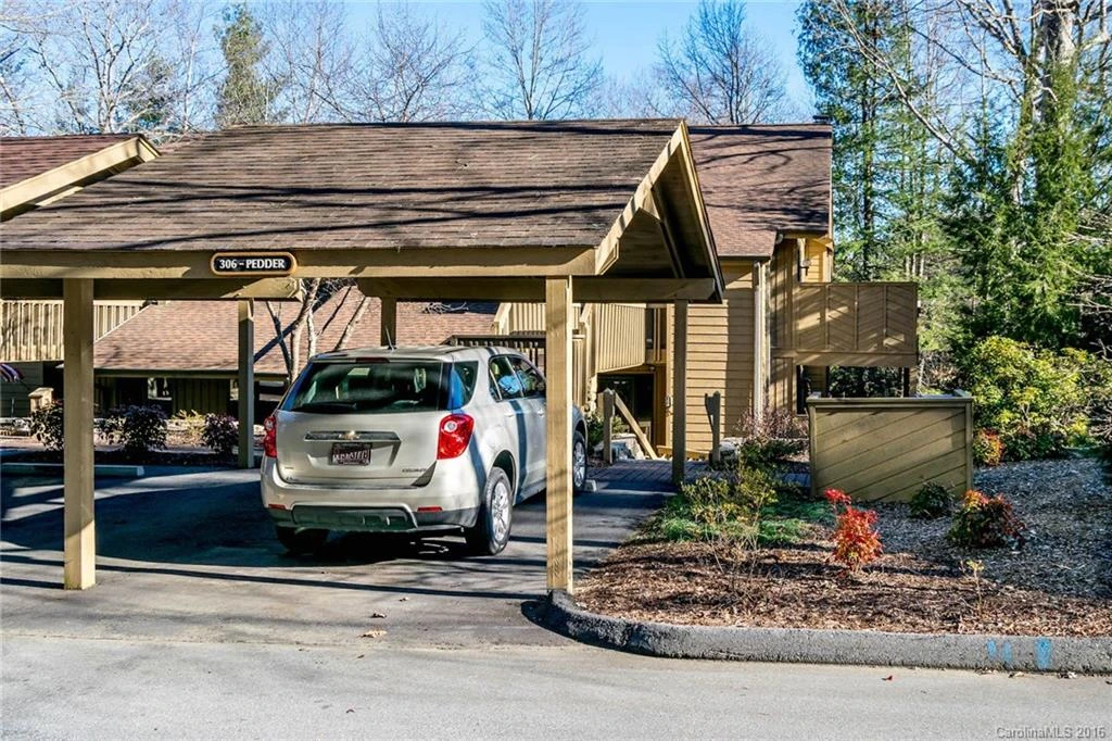 306 Live Oak Lane #306