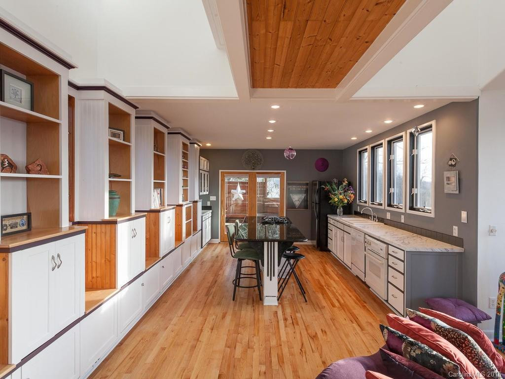 99 College Street - Photo 8