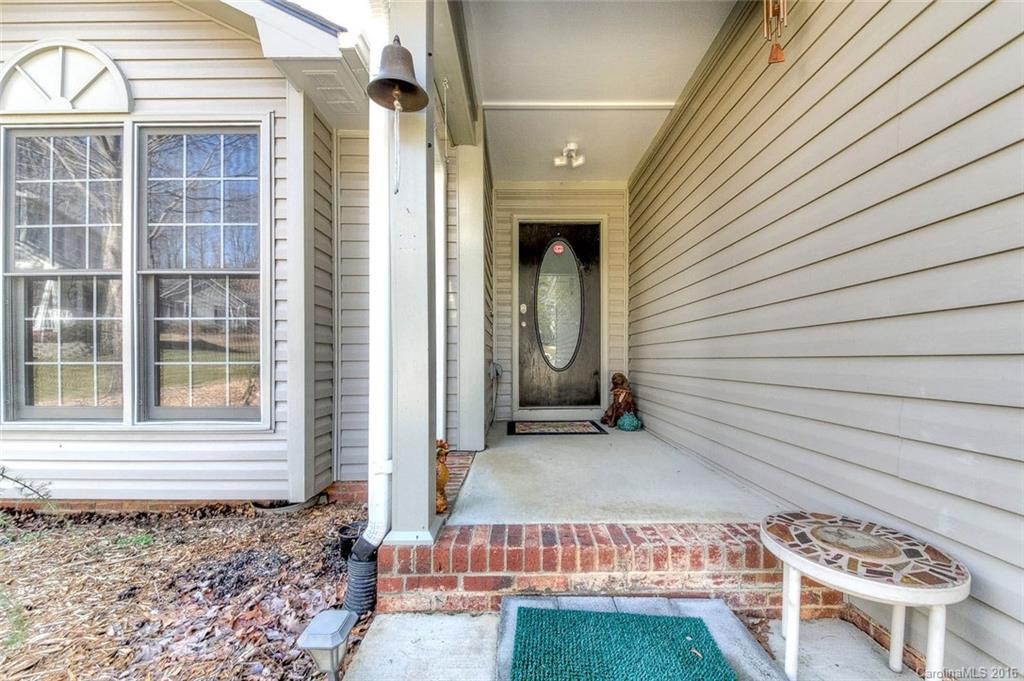 210 Southwood Court - Photo 2