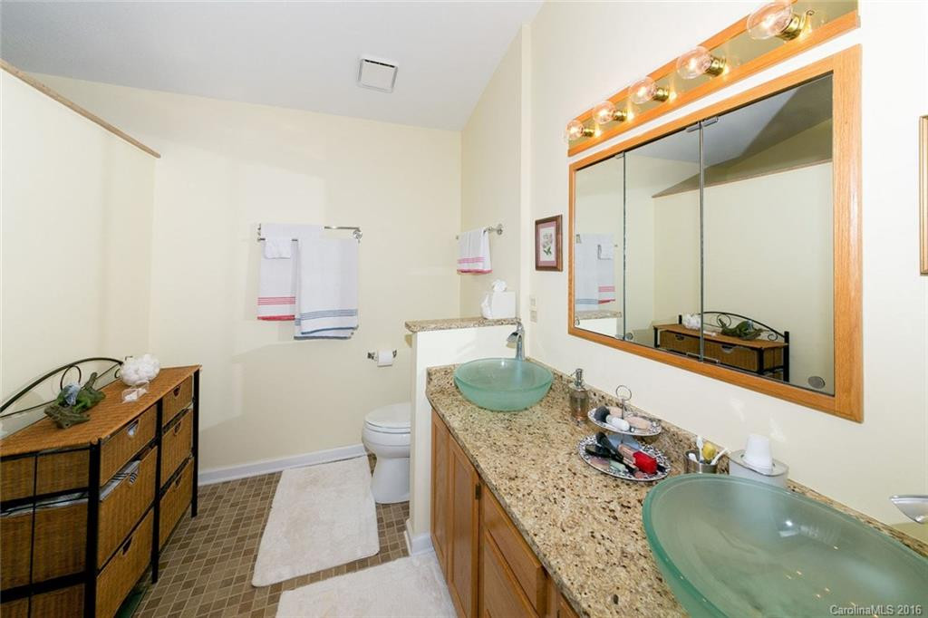 210 Southwood Court - Photo 11