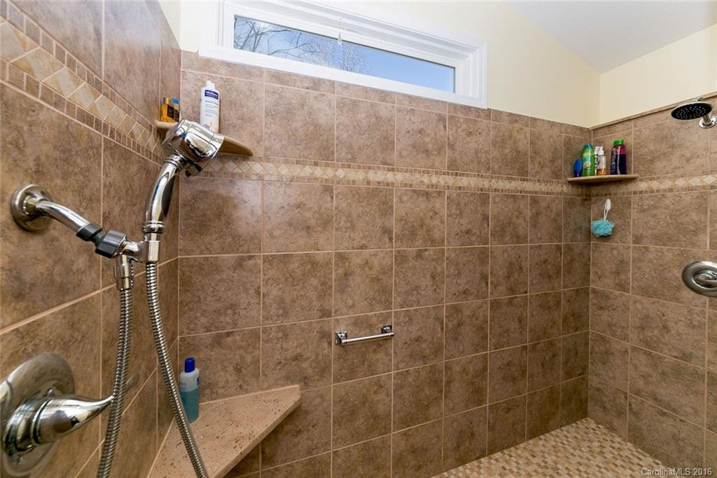 210 Southwood Court - Photo 12