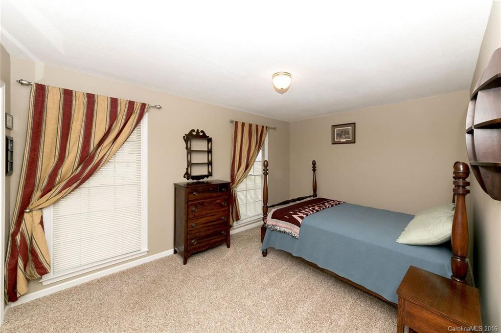 210 Southwood Court - Photo 14