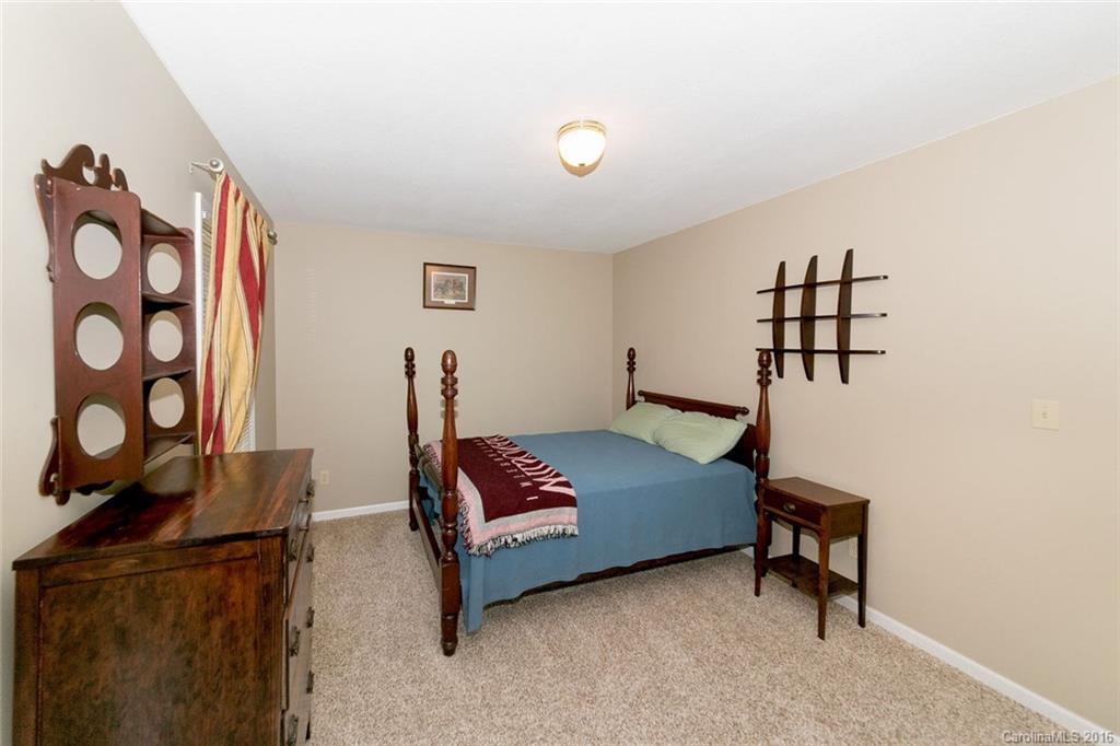 210 Southwood Court - Photo 15