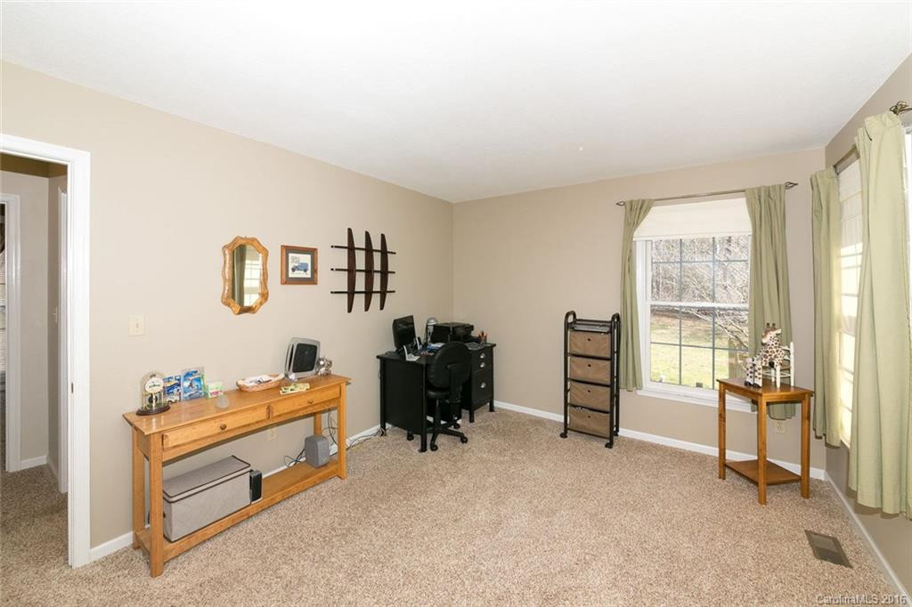 210 Southwood Court - Photo 16