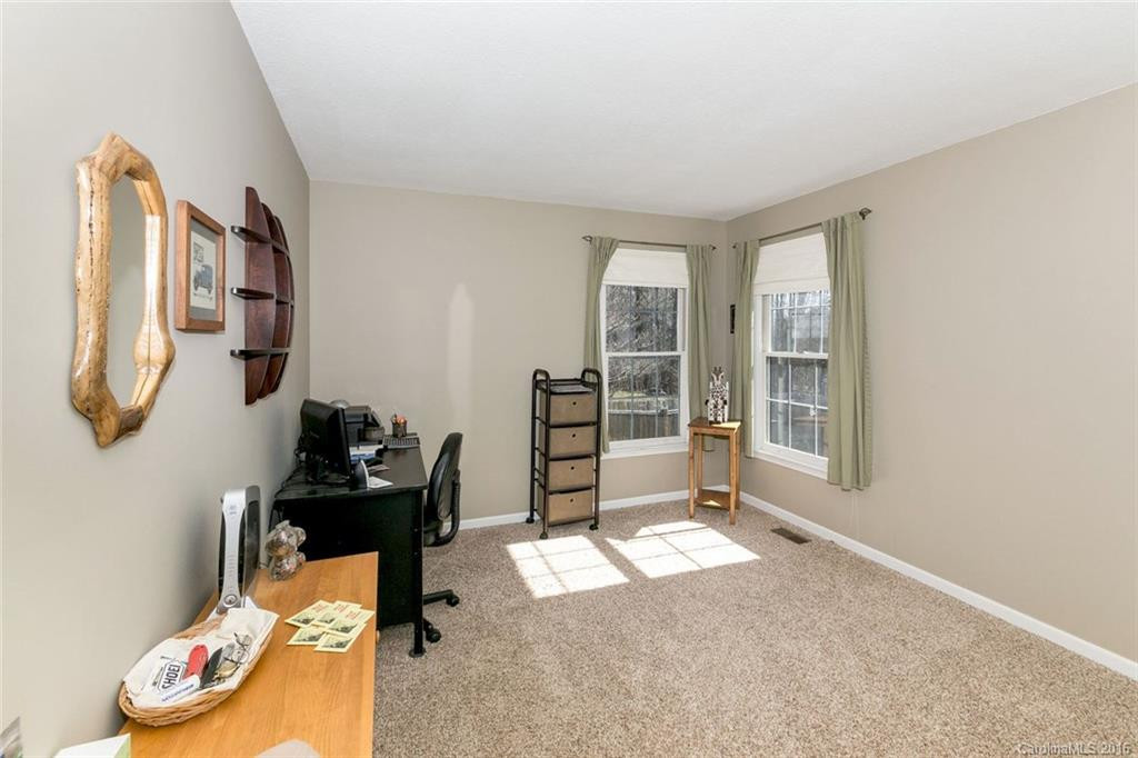 210 Southwood Court - Photo 17