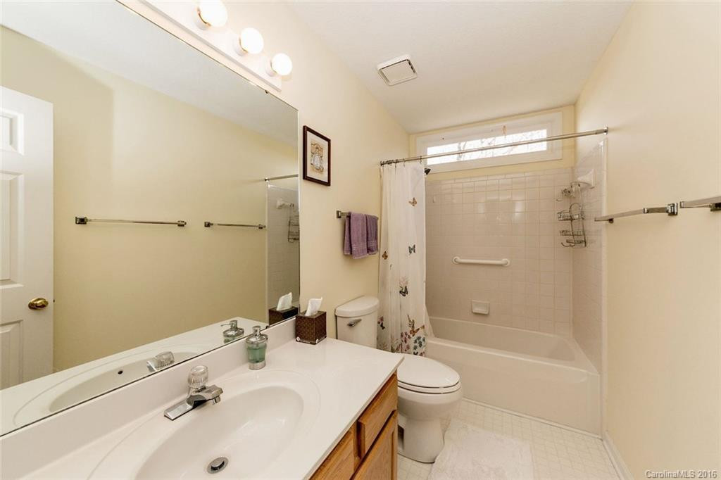 210 Southwood Court - Photo 18