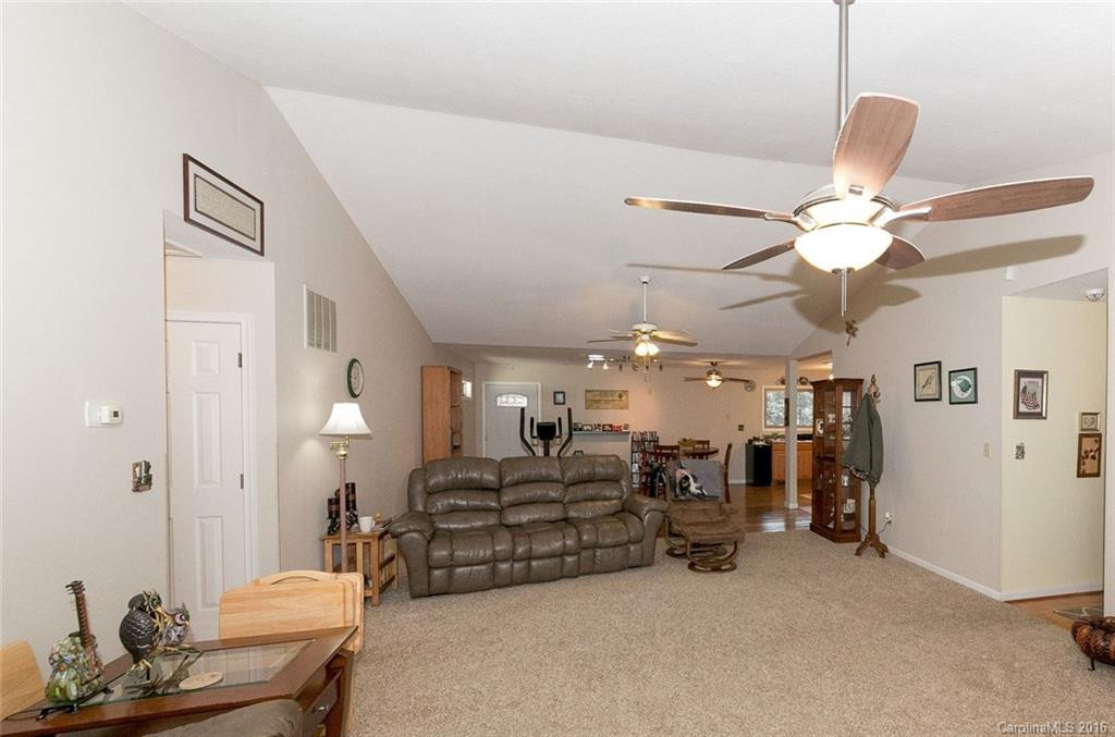 210 Southwood Court - Photo 5
