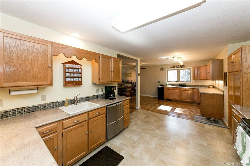 210 Southwood Court - Photo 7