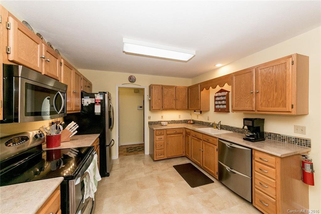 210 Southwood Court - Photo 8