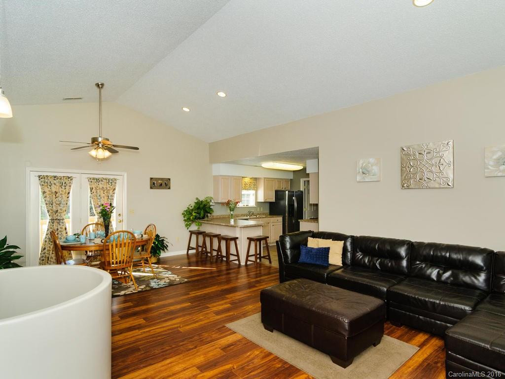 1 Steelwood Drive - Photo 2