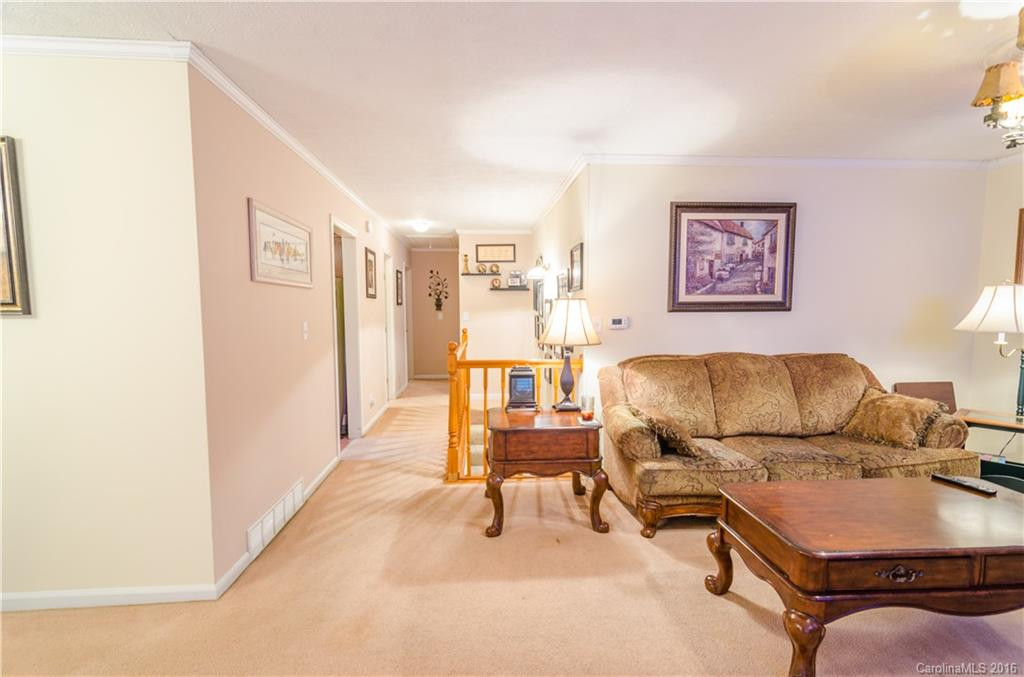 78 Hemlock Street - Photo 4