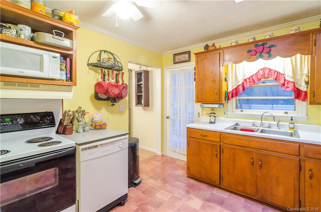 78 Hemlock Street - Photo 6