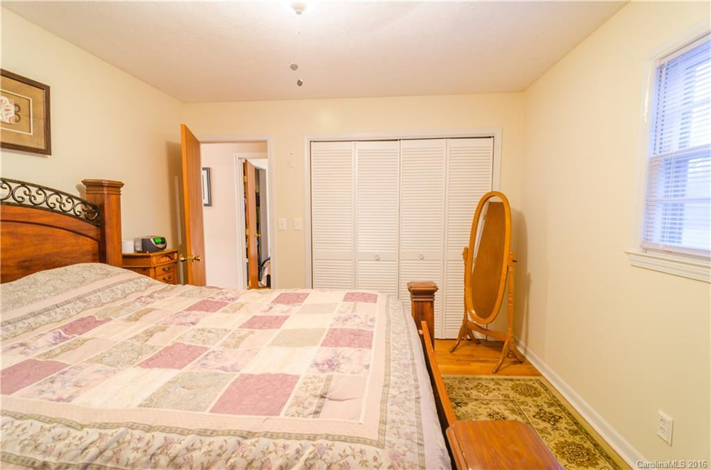 78 Hemlock Street - Photo 9