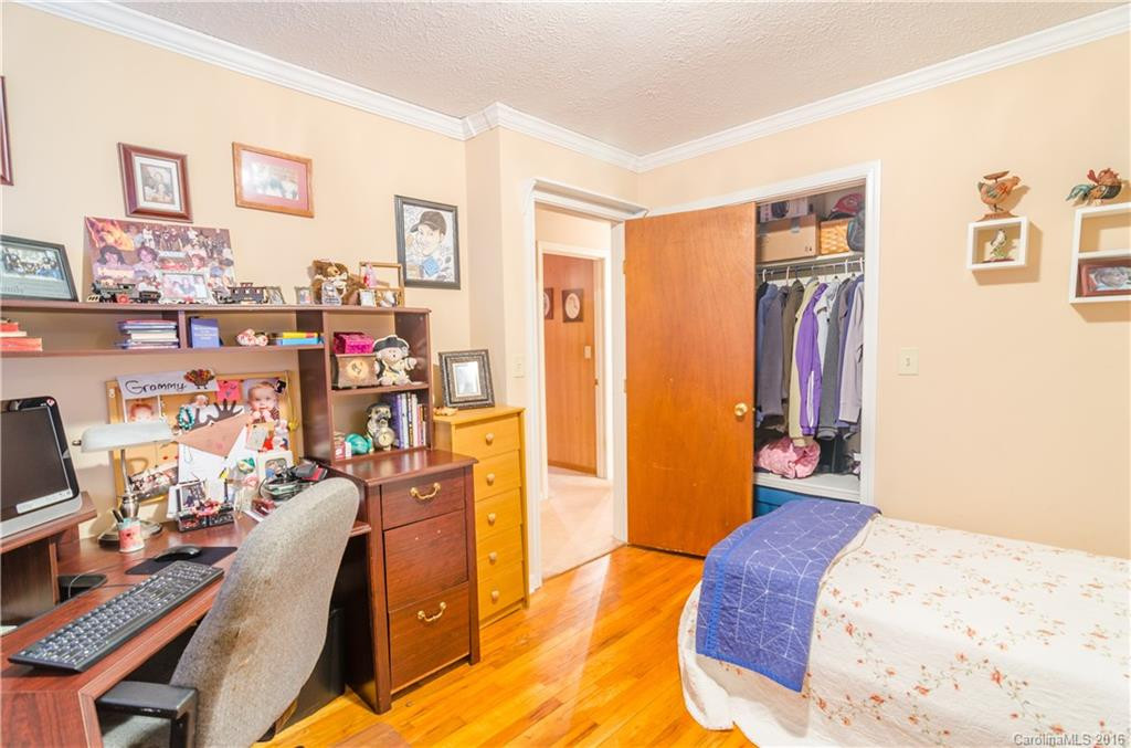 78 Hemlock Street - Photo 10
