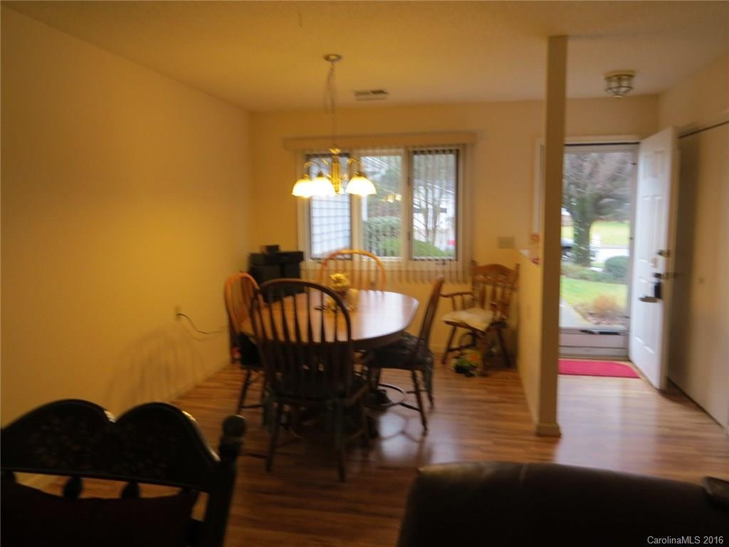 105 Derbyshire Drive #105 - Photo 2